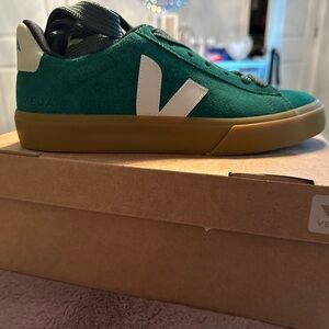 NWT Veja Campo Green Golf Pierre